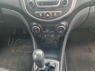 Hyundai Solaris, 2015г, передний привод, механика