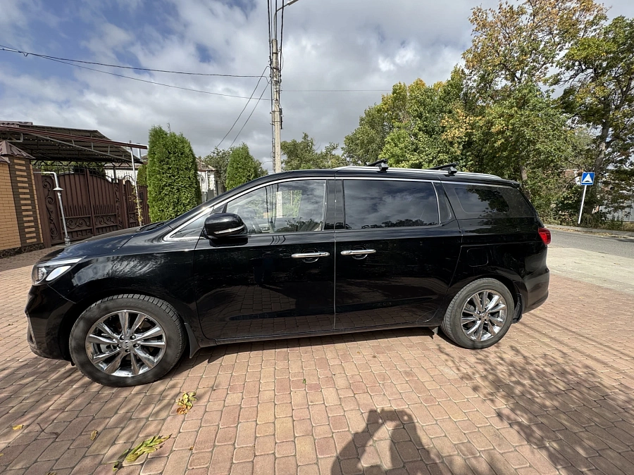 Kia Carnival, 2020г., передний привод, автомат