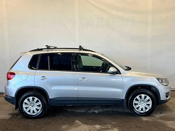 Volkswagen Tiguan, 2011г, передний привод, механика