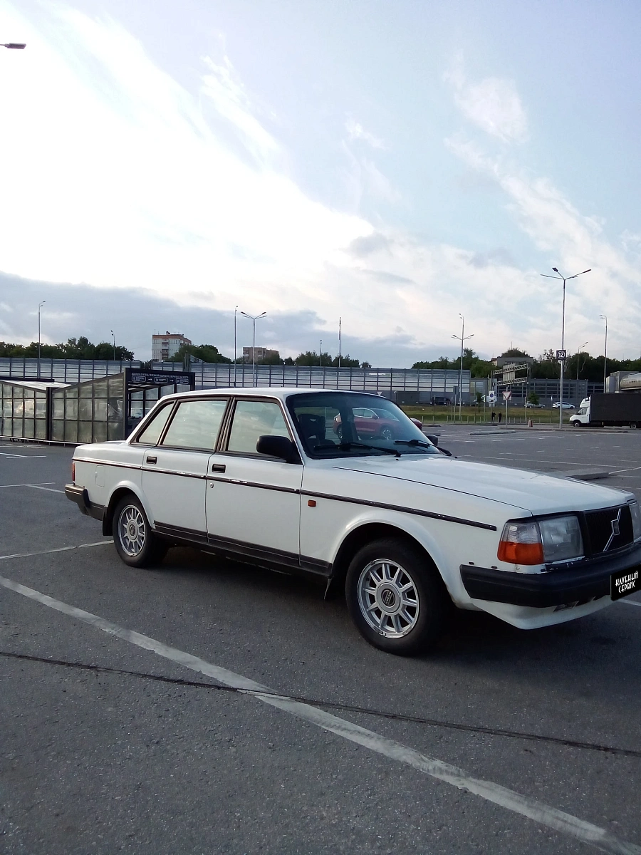 Volvo 240 Series, 1992г., задний привод, механика