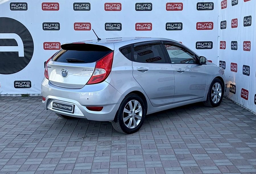 Hyundai Solaris, 2012г., передний привод, автомат