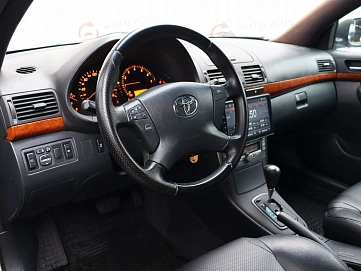 Toyota Avensis, 2007г, передний привод, автомат