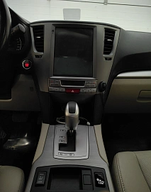 Subaru Outback, 2011г, полный привод, вариатор