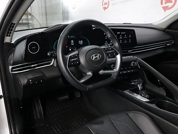 Hyundai Elantra, 2023г, передний привод, вариатор