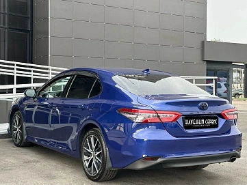 Toyota Camry, 2021г, передний привод, автомат