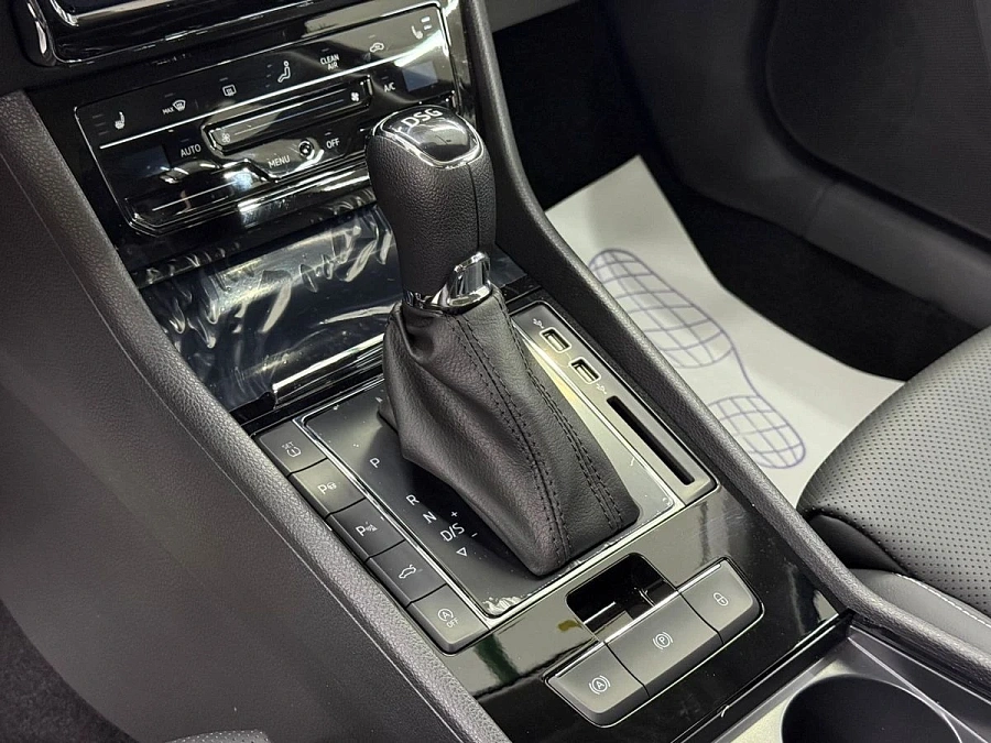 Skoda Superb, 2025г., передний привод, робот