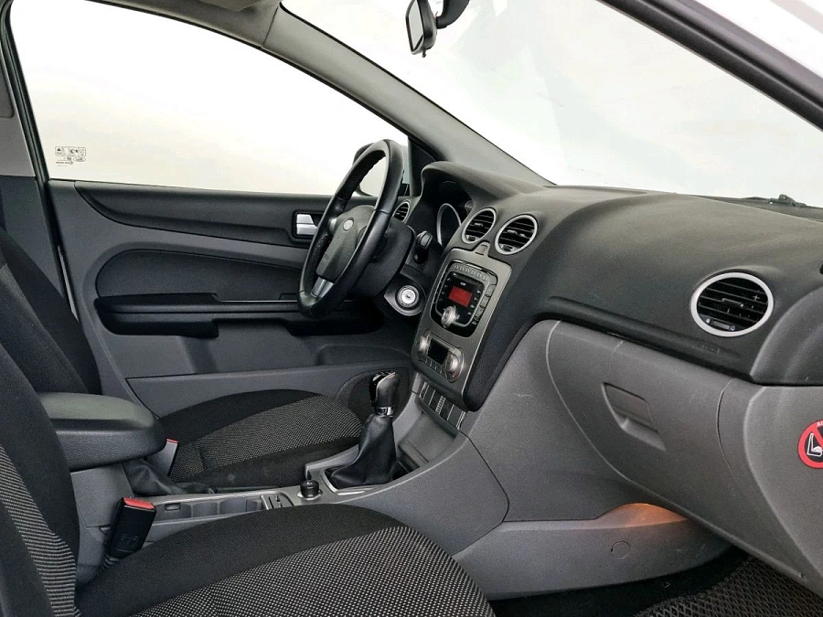 Ford Focus, 2010г., передний привод, механика