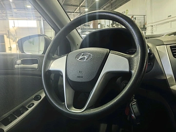 Hyundai Solaris, 2011г., передний привод, механика