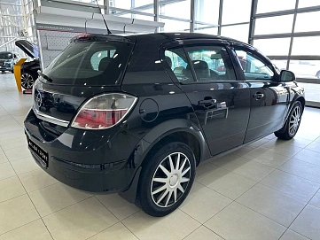 Opel Astra, 2010г, передний привод, механика