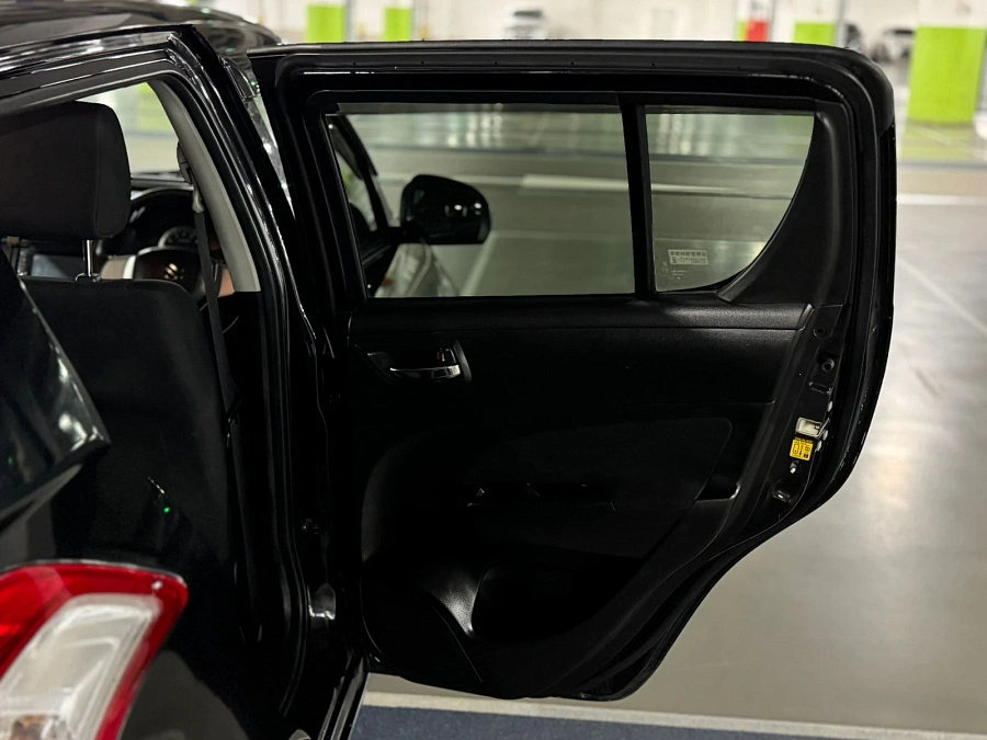 Suzuki Swift, 2014г., передний привод, вариатор