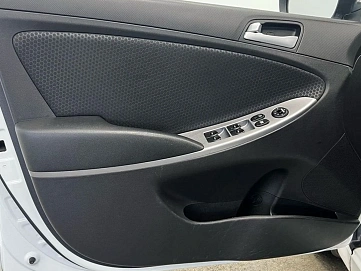 Hyundai Solaris, 2015г, передний привод, автомат