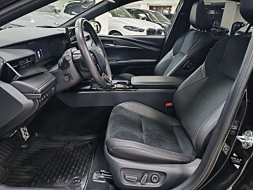 Toyota Camry, 2024г, передний привод, вариатор