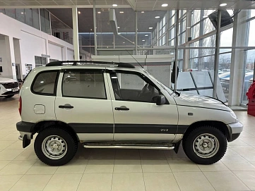 Chevrolet Niva, 2005г, полный привод, механика