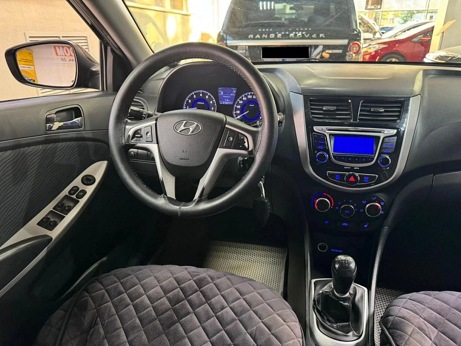 Hyundai Solaris, 2012г., передний привод, механика