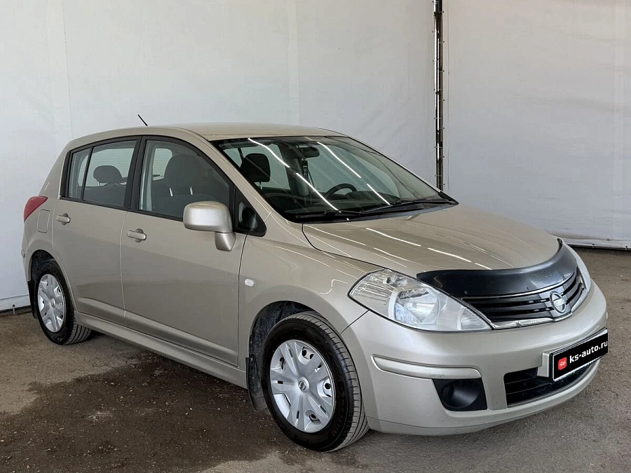 Nissan Tiida, 2012г., передний привод, автомат