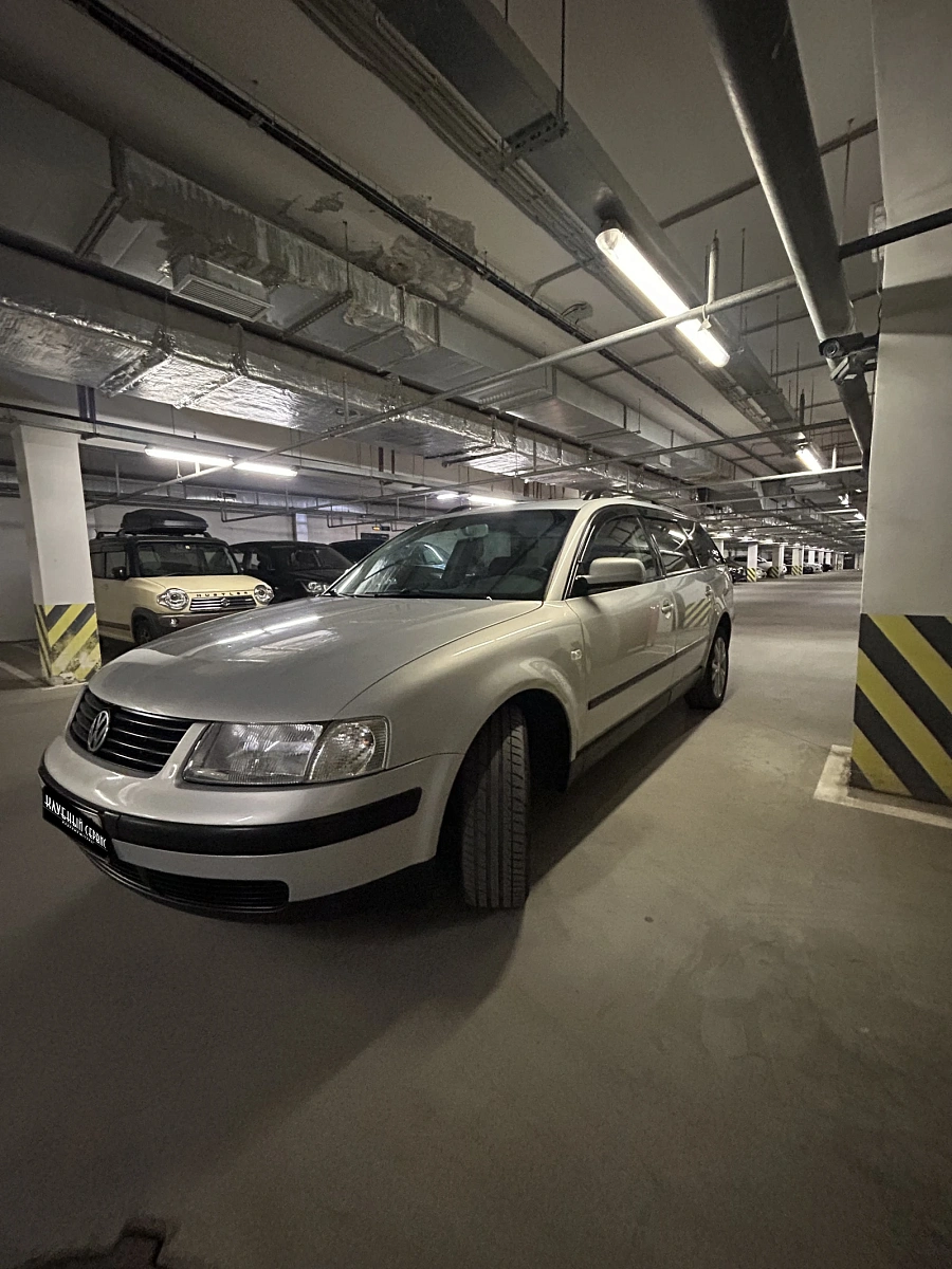 Volkswagen Passat, 2000г., передний привод, автомат