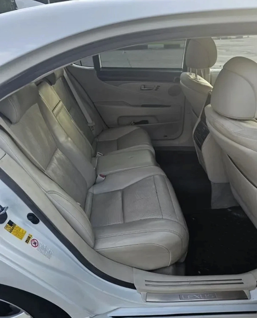 Lexus LS, 2014г., полный привод, автомат