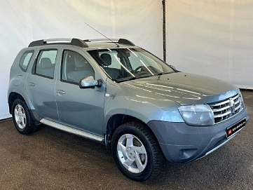 Renault Duster, 2012г, полный привод, механика