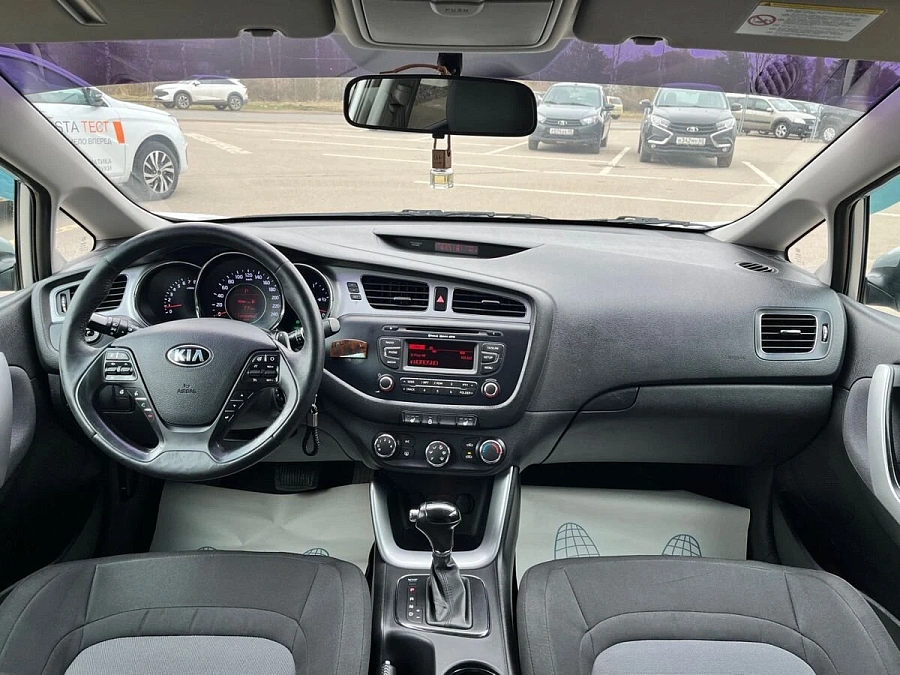 Kia Ceed, 2012г., передний привод, автомат