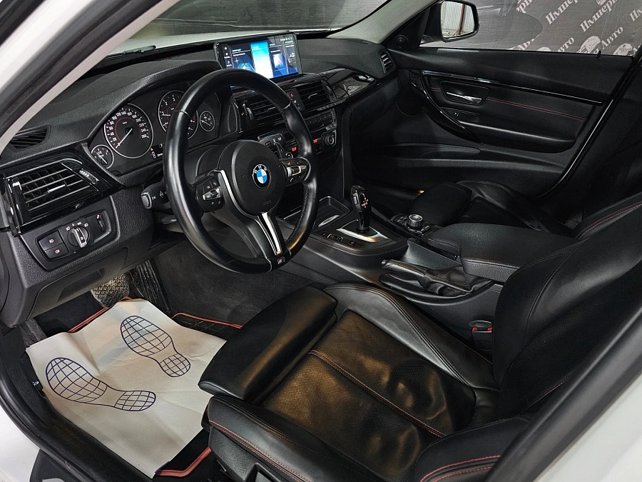 BMW 3 серии, 2012г., задний привод, автомат