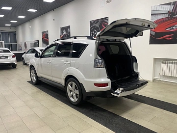 Mitsubishi Outlander, 2010г, передний привод, вариатор