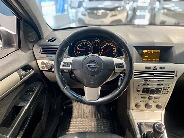 Opel Astra, 2008г, передний привод, механика