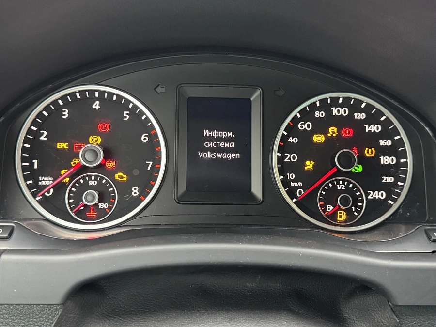 Volkswagen Tiguan, 2016г., полный привод, автомат