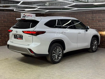 Toyota Highlander, 2025г, полный привод, автомат