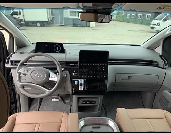 Hyundai Staria, 2021г, передний привод, автомат