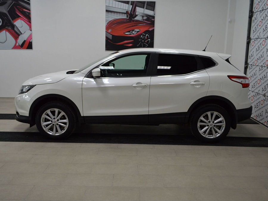 Nissan Qashqai, 2014г., передний привод, вариатор