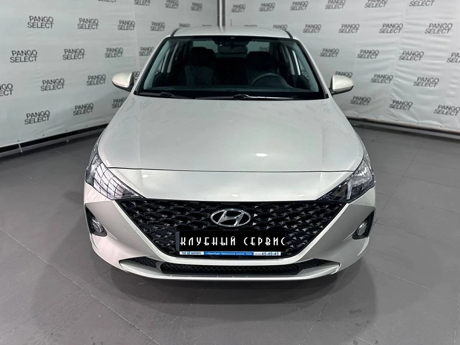 Hyundai Solaris, 2020г., передний привод, автомат