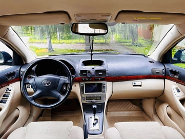 Toyota Avensis, 2005г, передний привод, автомат