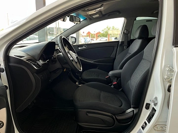 Hyundai Solaris, 2015г, передний привод, автомат