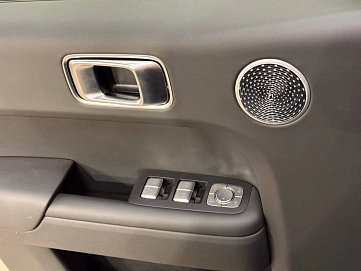 LI_AUTO , 2025г., полный привод, автомат