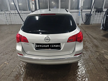 Opel Astra, 2013г, передний привод, механика