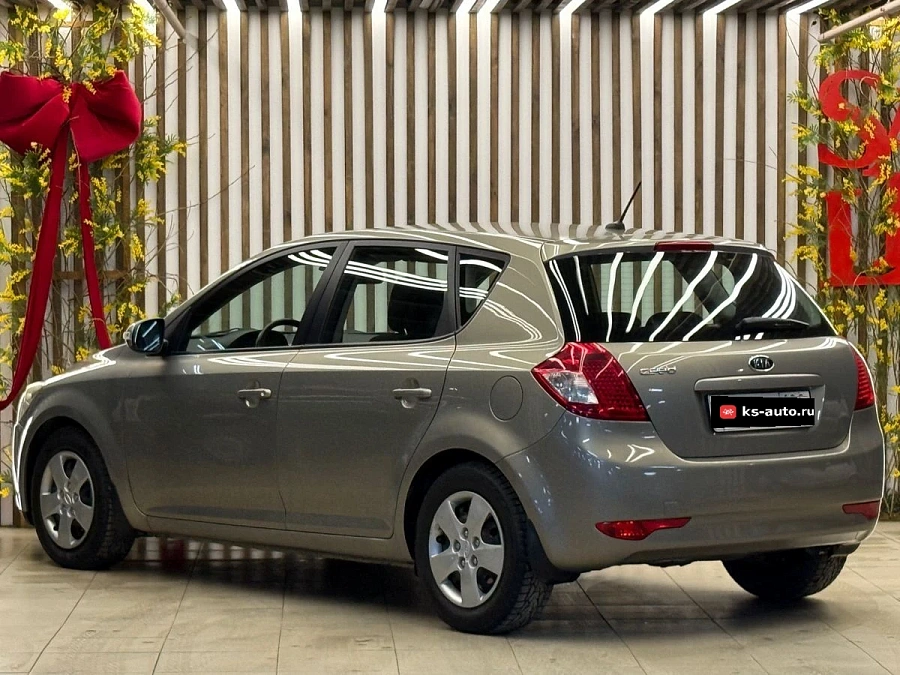 Kia Ceed, 2012г., передний привод, автомат