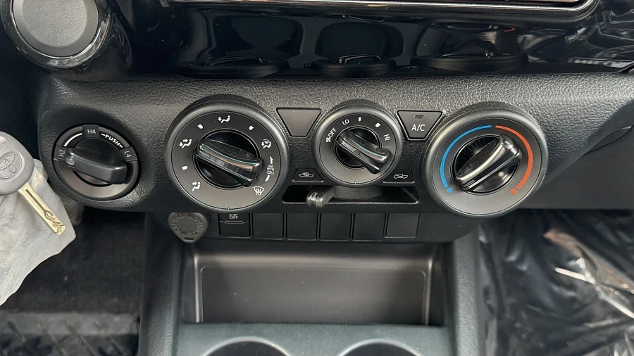 Toyota Hilux, 2024г., полный привод, автомат