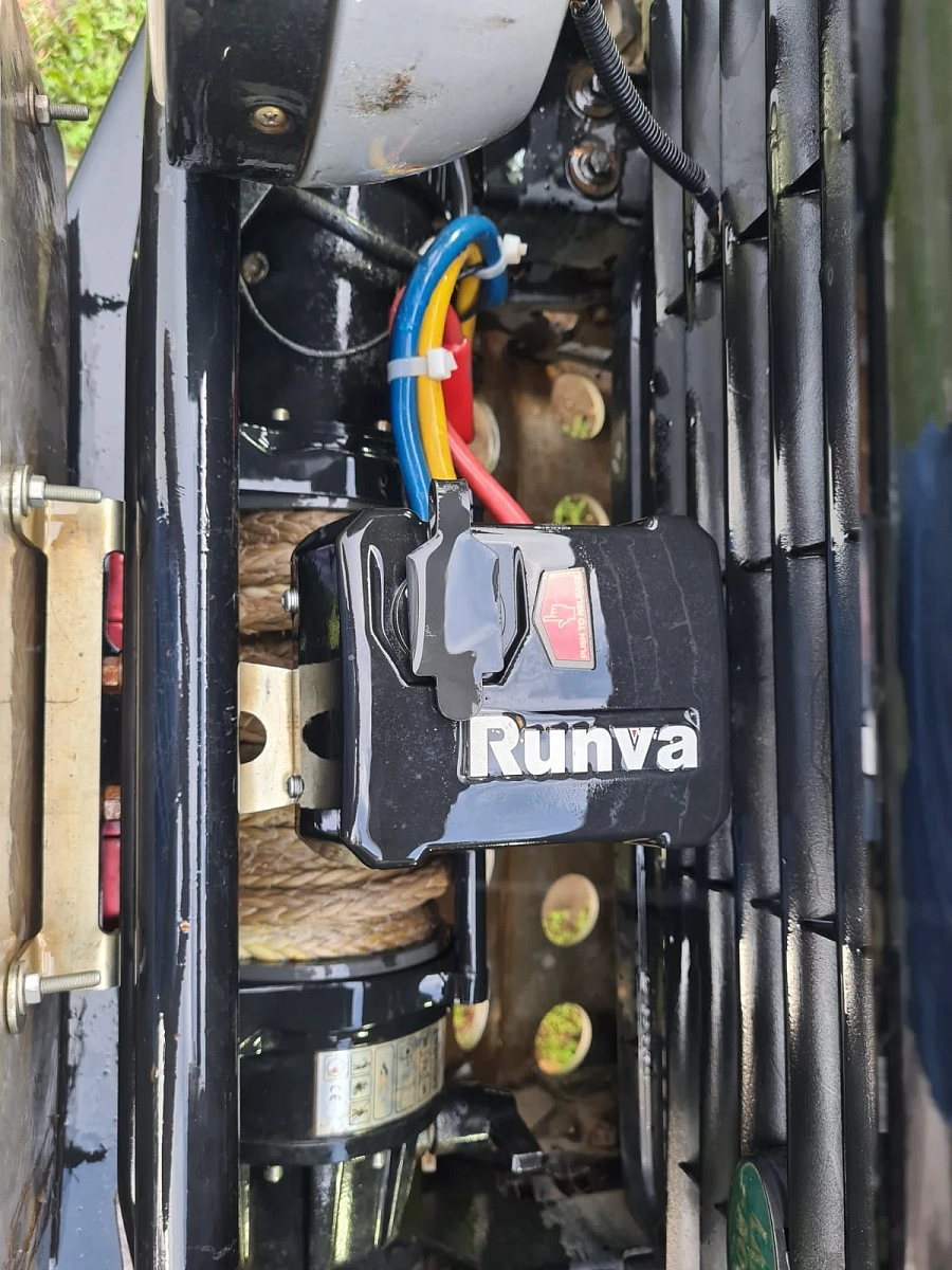 Land Rover Defender, 2006г., полный привод, механика