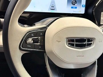 Geely Monjaro, 2022г, передний привод, автомат