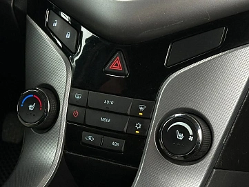 Chevrolet Cruze, 2009г, передний привод, механика