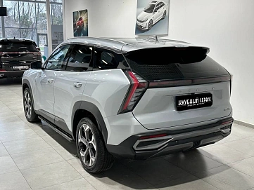 Geely Atlas, 2023г, передний привод, робот