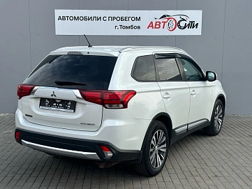 Mitsubishi Outlander, 2015г, полный привод, вариатор