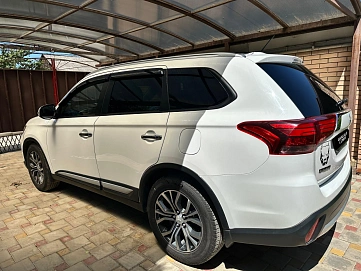 Mitsubishi Outlander, 2015г, полный привод, вариатор