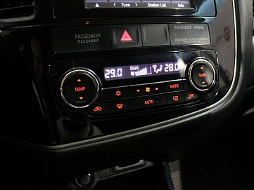 Mitsubishi Outlander, 2015г, полный привод, вариатор