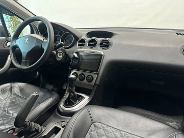 Peugeot 308, 2010г, передний привод, механика