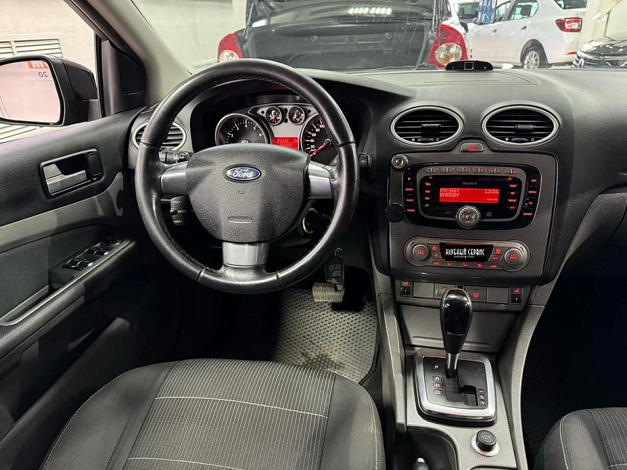 Ford Focus, 2010г., передний привод, автомат