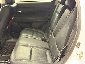 Mitsubishi Outlander, 2018г, передний привод, вариатор