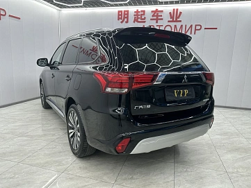 Mitsubishi Outlander, 2021г, передний привод, вариатор