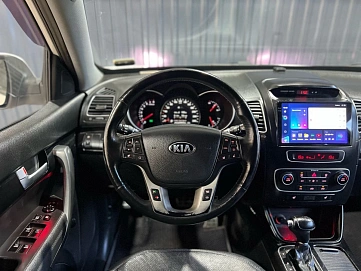 Kia Sorento, 2015г, полный привод, автомат