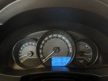 Toyota Corolla, 2013г, передний привод, автомат